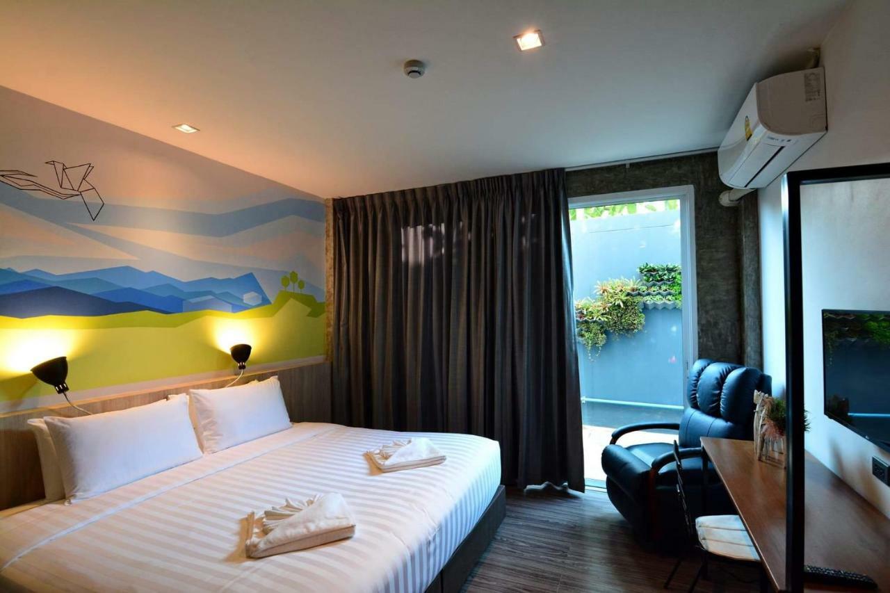 Lana Beds & Space Chiang Mai Exteriör bild