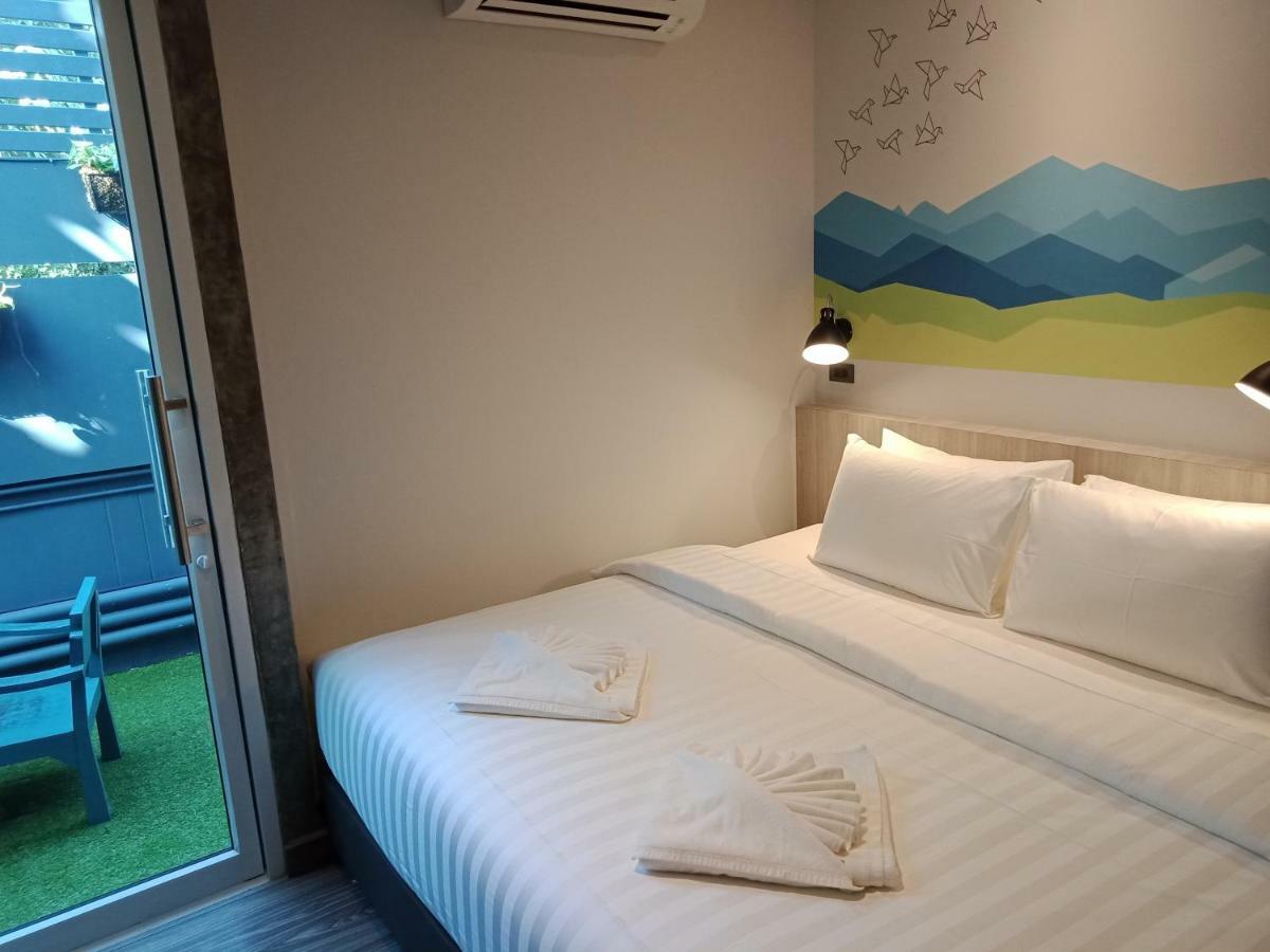Lana Beds & Space Chiang Mai Exteriör bild