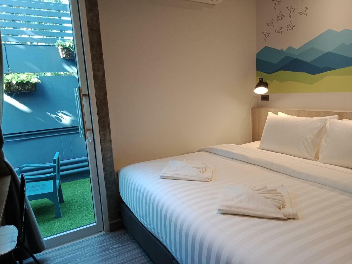 Lana Beds & Space Chiang Mai Exteriör bild